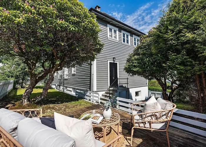 Panoramic Flat & Garden, Free Parking 12 Minutes Walking!