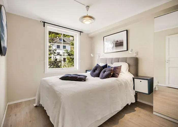 Panoramic Flat & Garden, Free Parking 12 Minutes Walking! 公寓 *